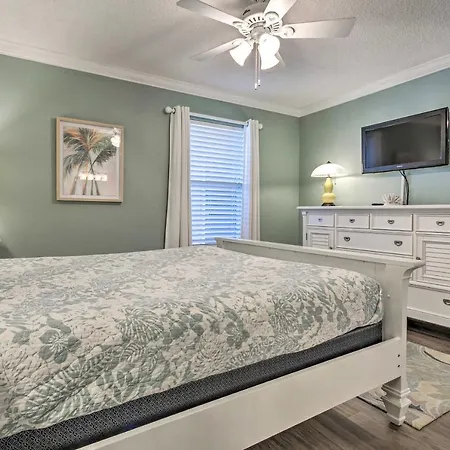 Sunny Emerald Coast Condo With Pool Steps To Beach!